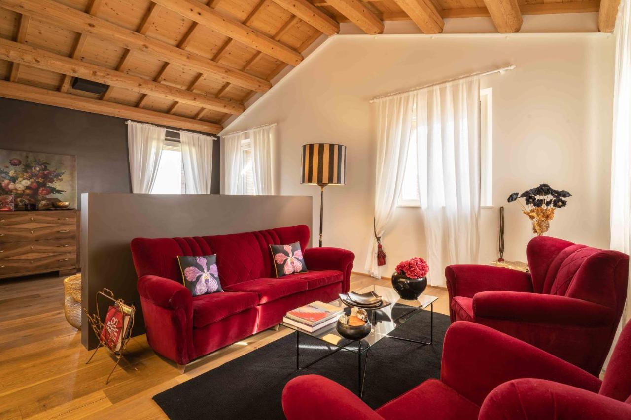 Ostra Vetere Casavostra - Ambience Suites מראה חיצוני תמונה